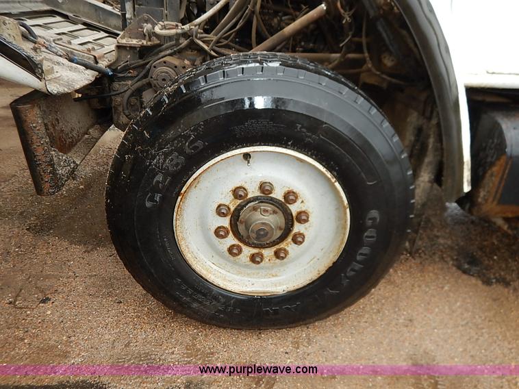 image for item I5405 1989 International S1900 dump truck