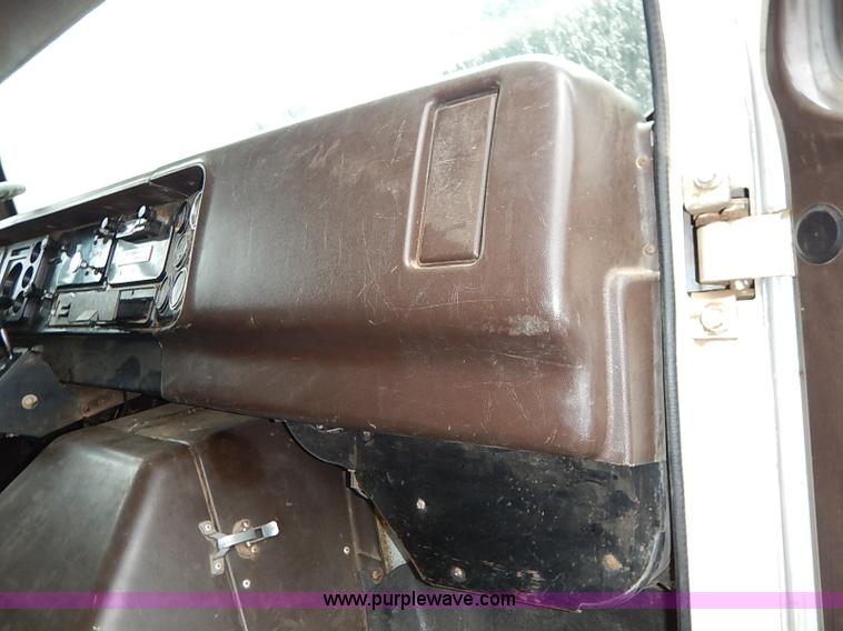 image for item I5405 1989 International S1900 dump truck