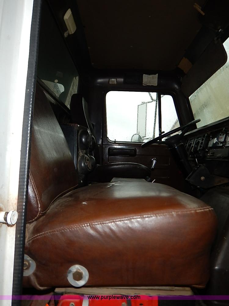 image for item I5405 1989 International S1900 dump truck