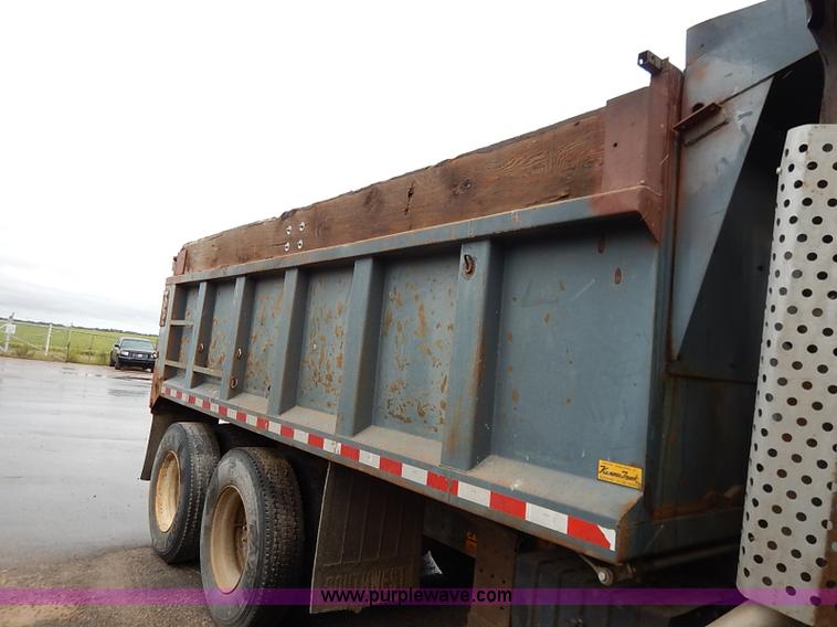 image for item I5405 1989 International S1900 dump truck