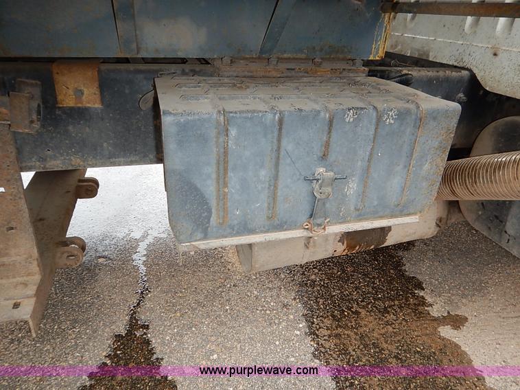 image for item I5405 1989 International S1900 dump truck