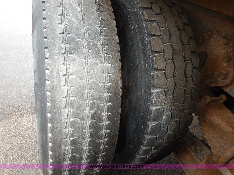 image for item I5405 1989 International S1900 dump truck