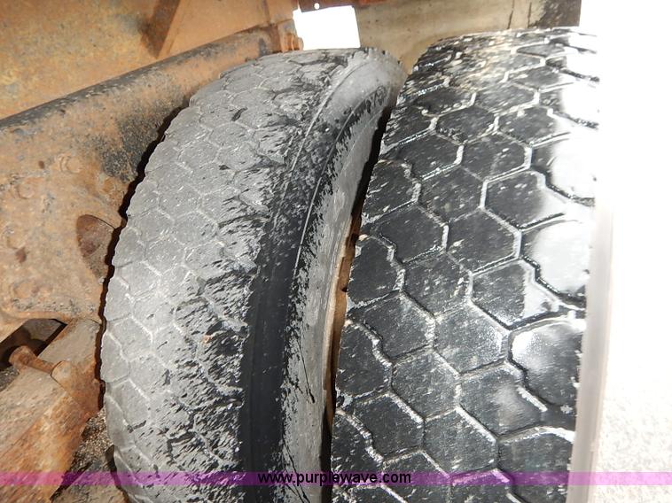 image for item I5405 1989 International S1900 dump truck