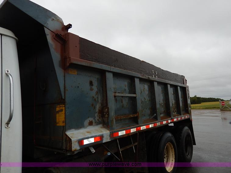 image for item I5405 1989 International S1900 dump truck
