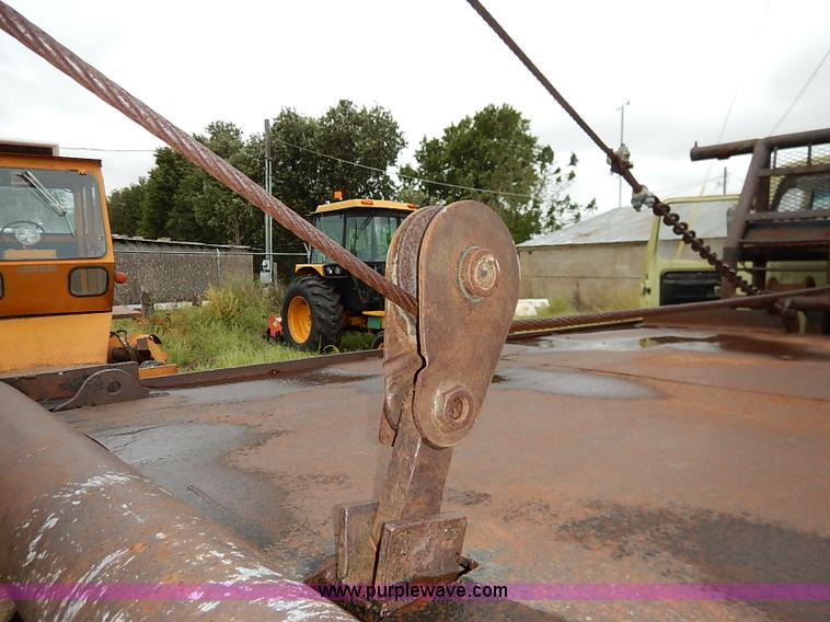 image for item I5408 1975 Ford F600 flatbed truck