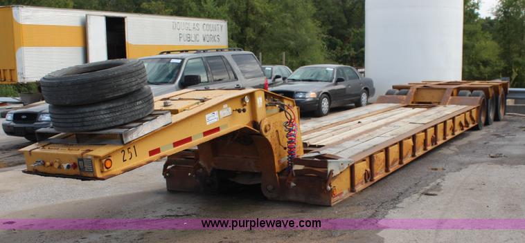 image for item I5864 1986 Trail King 50 ton detachable lowboy trailer