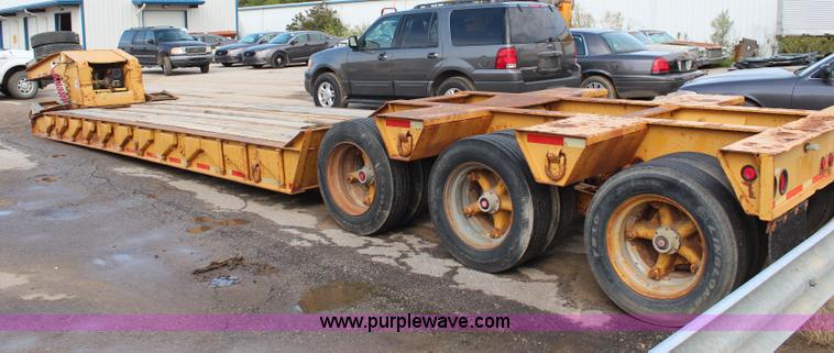 image for item I5864 1986 Trail King 50 ton detachable lowboy trailer