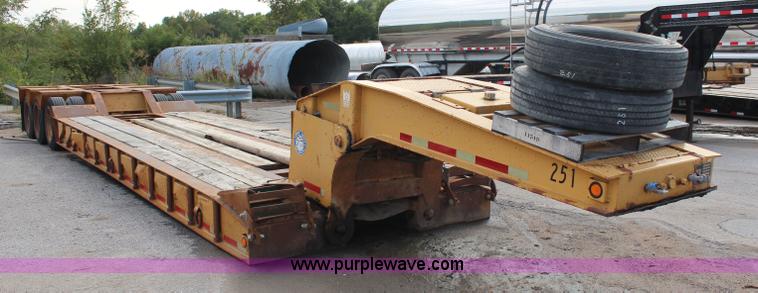 image for item I5864 1986 Trail King 50 ton detachable lowboy trailer