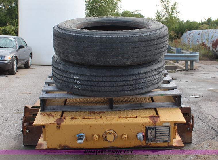 image for item I5864 1986 Trail King 50 ton detachable lowboy trailer