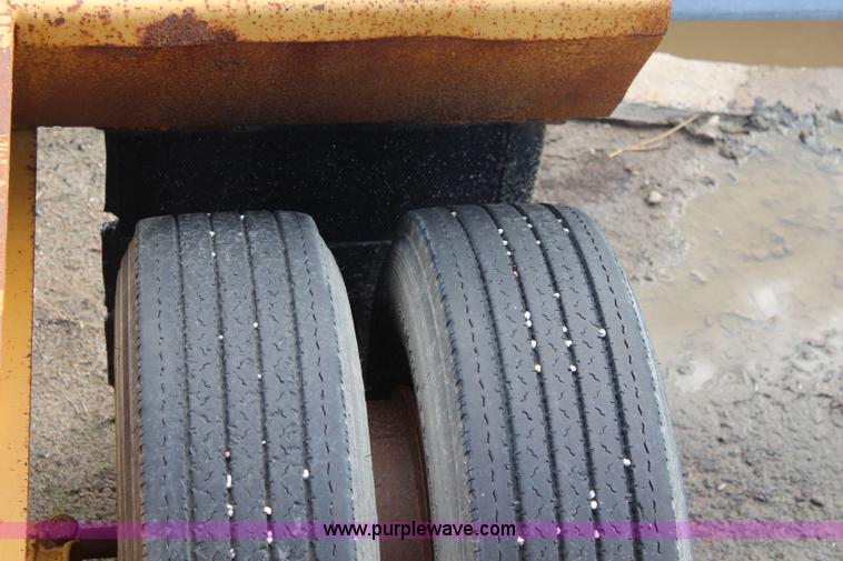 image for item I5864 1986 Trail King 50 ton detachable lowboy trailer