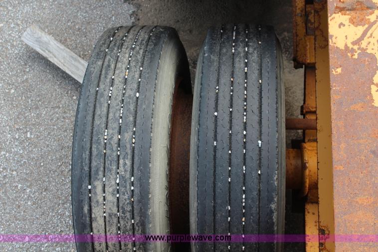 image for item I5864 1986 Trail King 50 ton detachable lowboy trailer