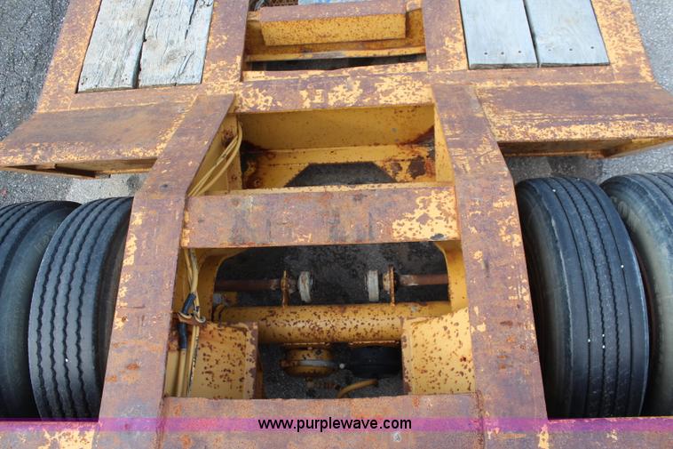 image for item I5864 1986 Trail King 50 ton detachable lowboy trailer