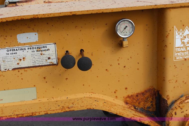 image for item I5864 1986 Trail King 50 ton detachable lowboy trailer