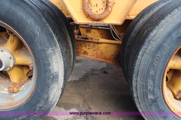 image for item I5864 1986 Trail King 50 ton detachable lowboy trailer