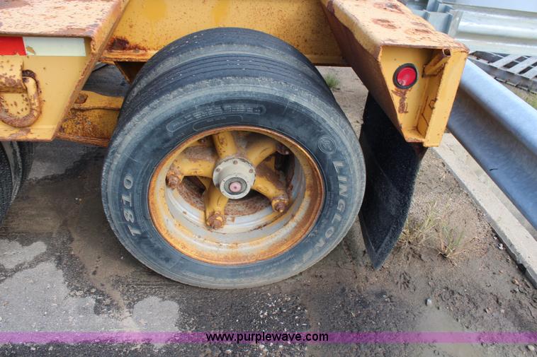 image for item I5864 1986 Trail King 50 ton detachable lowboy trailer