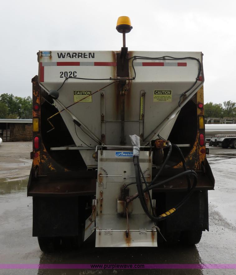 image for item I5865 2004 International 7400 dump truck