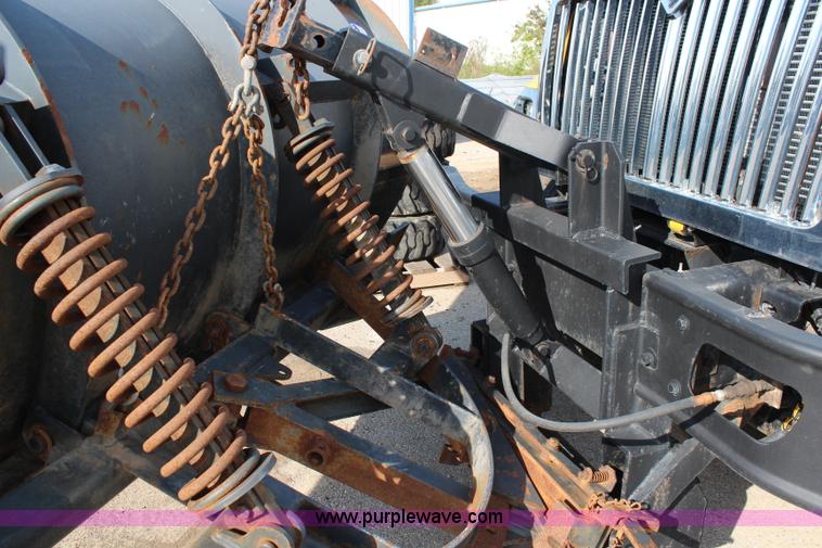 image for item I5865 2004 International 7400 dump truck