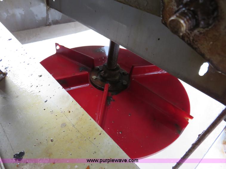 image for item I5865 2004 International 7400 dump truck