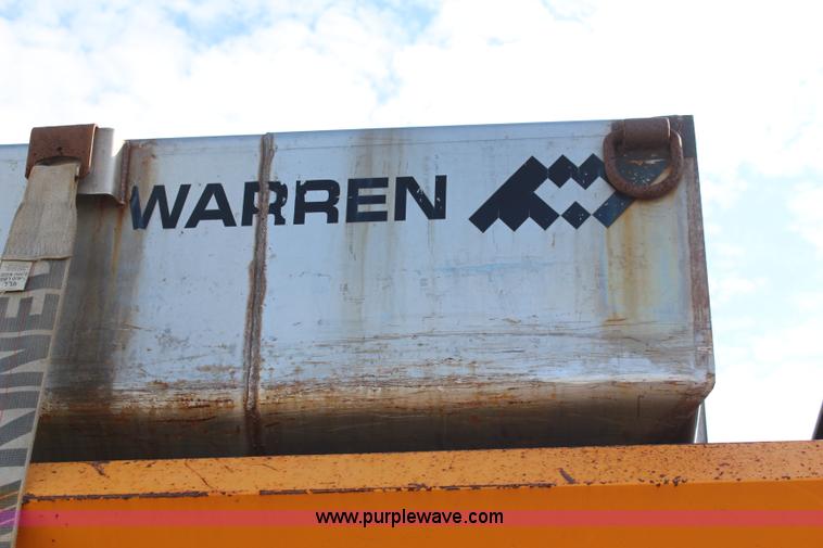 image for item I5865 2004 International 7400 dump truck