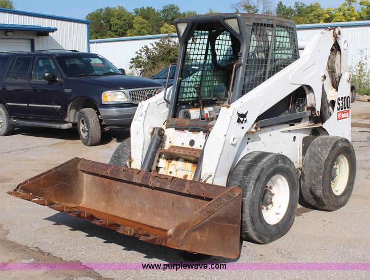 image for item I5866 2007 Bobcat S300 skid steer
