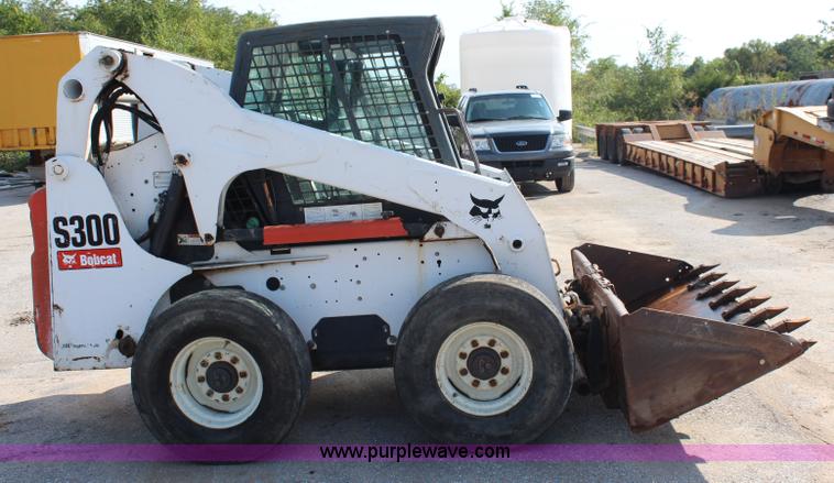 image for item I5866 2007 Bobcat S300 skid steer