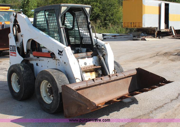image for item I5866 2007 Bobcat S300 skid steer