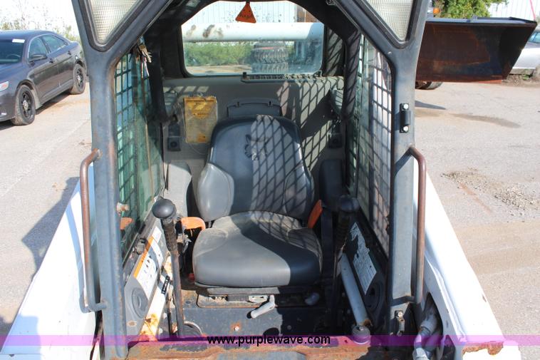 image for item I5866 2007 Bobcat S300 skid steer
