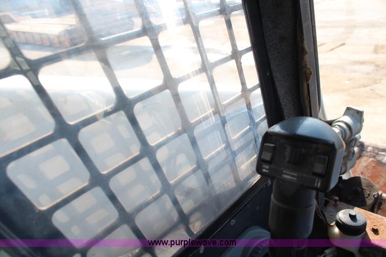 image for item I5866 2007 Bobcat S300 skid steer