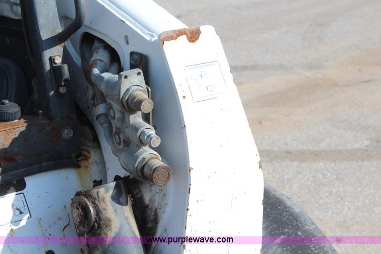 image for item I5866 2007 Bobcat S300 skid steer