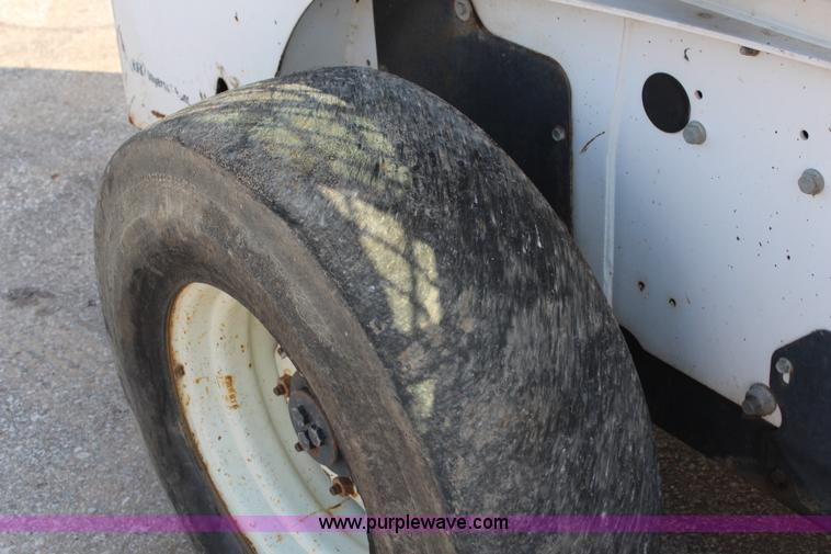 image for item I5866 2007 Bobcat S300 skid steer