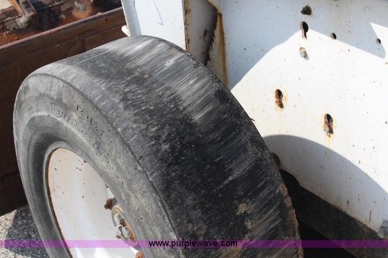 image for item I5866 2007 Bobcat S300 skid steer