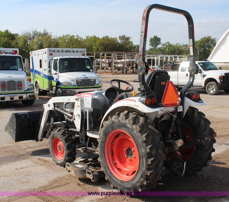 image for item I5867 2009 Bobcat CT235 MFWD tractor