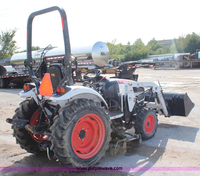 image for item I5867 2009 Bobcat CT235 MFWD tractor