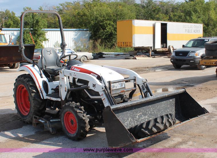 image for item I5867 2009 Bobcat CT235 MFWD tractor