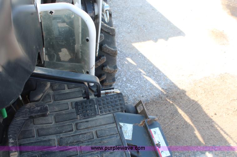 image for item I5867 2009 Bobcat CT235 MFWD tractor