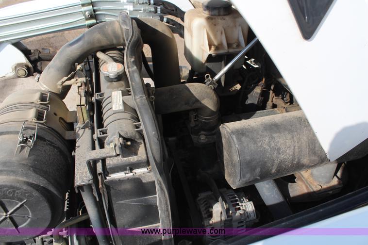 image for item I5867 2009 Bobcat CT235 MFWD tractor