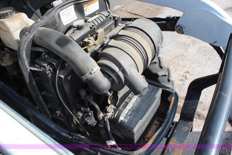 image for item I5867 2009 Bobcat CT235 MFWD tractor