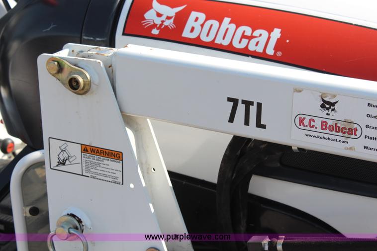 image for item I5867 2009 Bobcat CT235 MFWD tractor