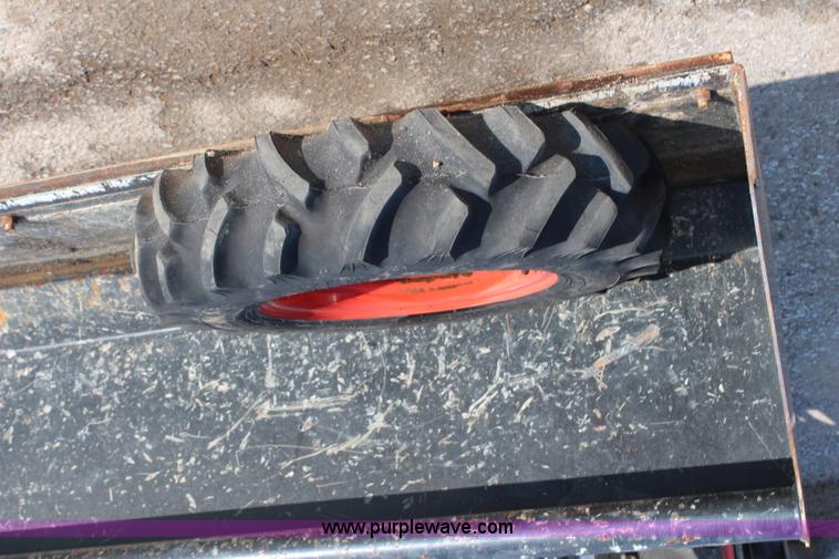 image for item I5867 2009 Bobcat CT235 MFWD tractor