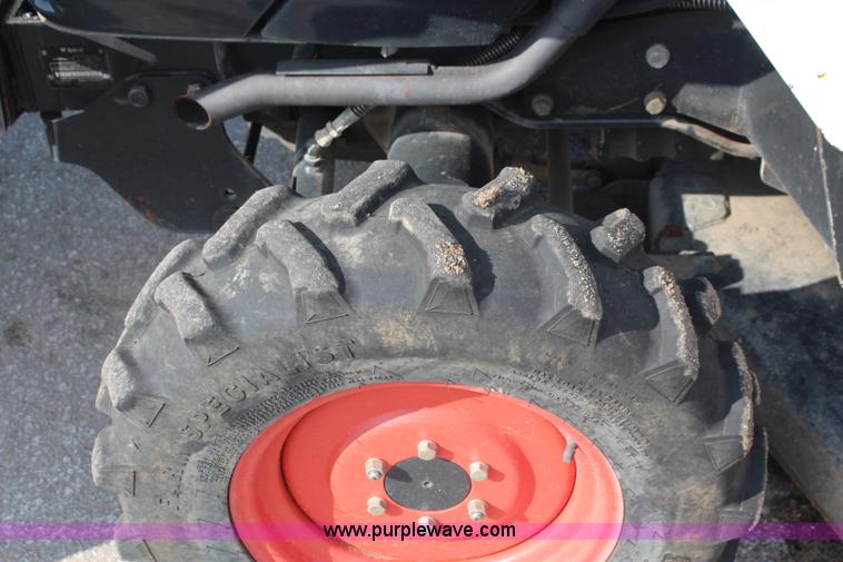 image for item I5867 2009 Bobcat CT235 MFWD tractor