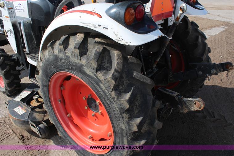 image for item I5867 2009 Bobcat CT235 MFWD tractor