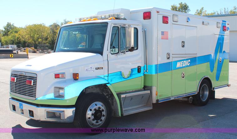 image for item I5883 1998 Freightliner FL60 ambulance