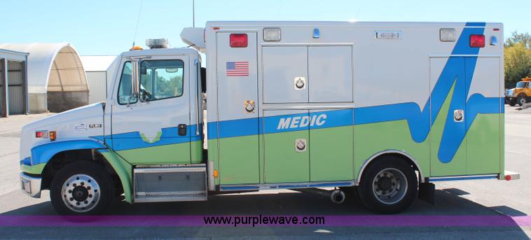image for item I5883 1998 Freightliner FL60 ambulance