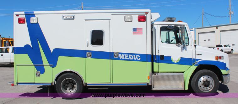 image for item I5883 1998 Freightliner FL60 ambulance