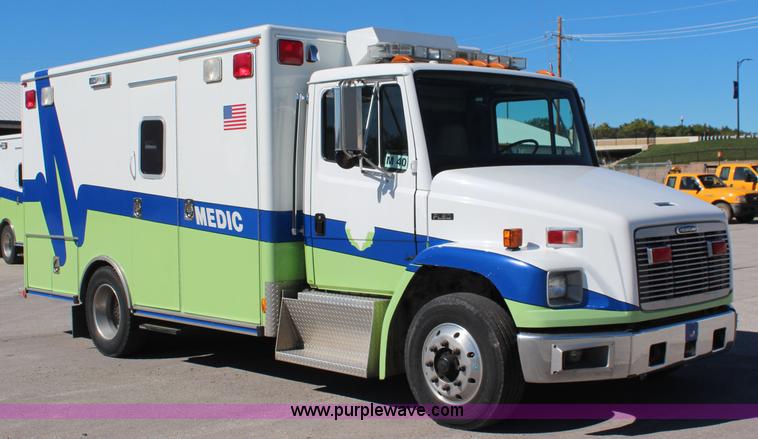 image for item I5883 1998 Freightliner FL60 ambulance