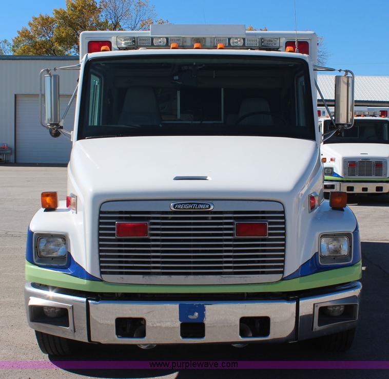image for item I5883 1998 Freightliner FL60 ambulance