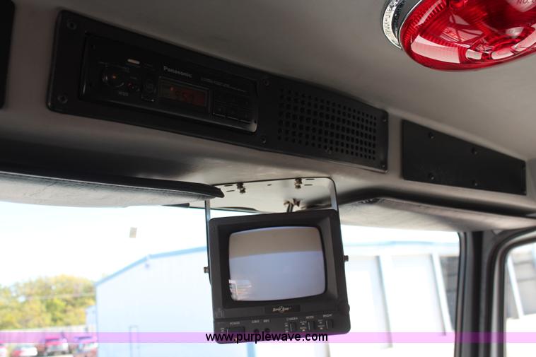 image for item I5883 1998 Freightliner FL60 ambulance