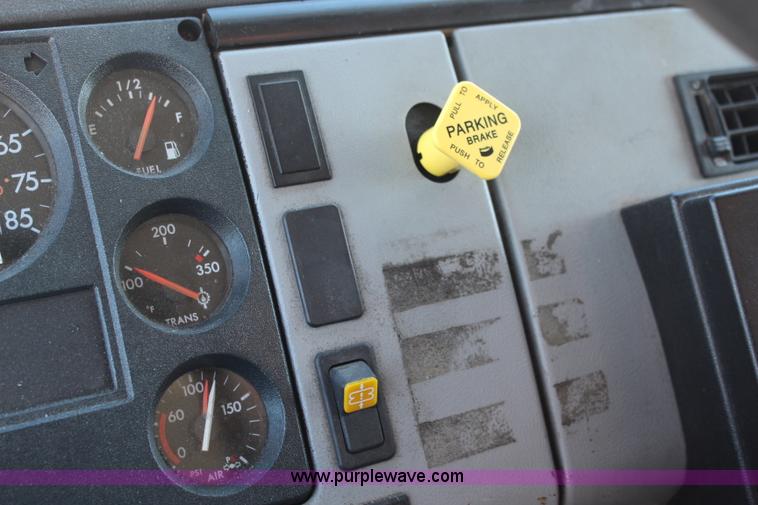 image for item I5883 1998 Freightliner FL60 ambulance