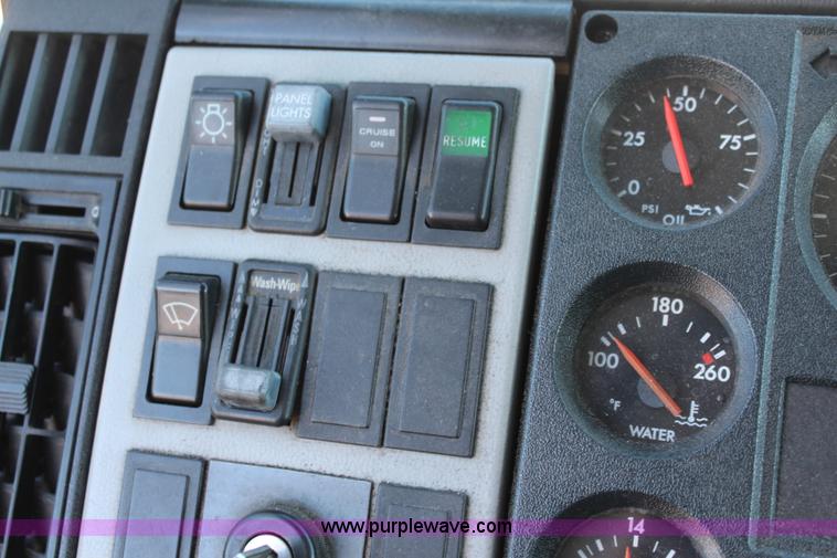 image for item I5883 1998 Freightliner FL60 ambulance