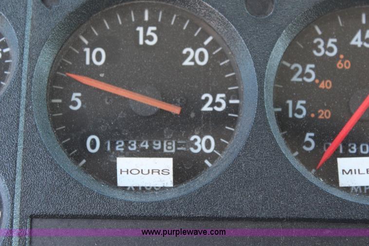 image for item I5883 1998 Freightliner FL60 ambulance